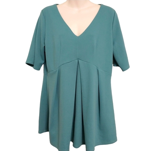 🔵BOGO FREE🔵 Hello Miz Soft Green Empire Waist Short Sleeve Top Sz XL - Picture 1 of 4